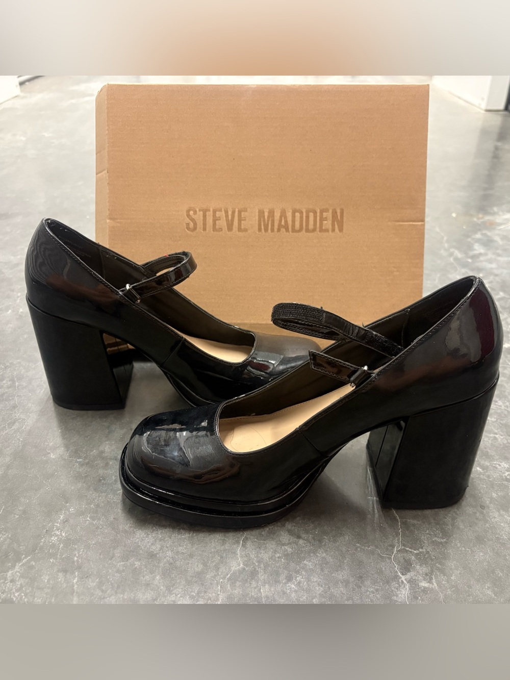 Steve Madden Nylo Black Patent Platform Mary Jane Pumps Size 9.5